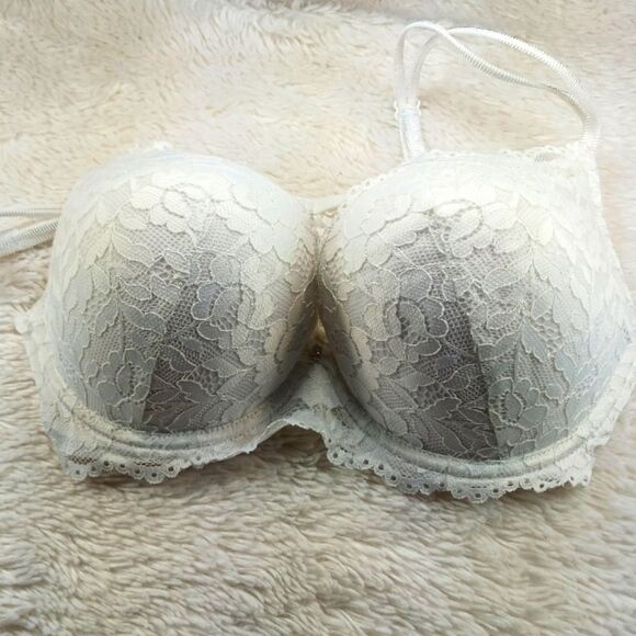Deep Plunge Lace Push Up Bra with Extra Built in Padding. Size 38D. White....... - Picture 9 of 10